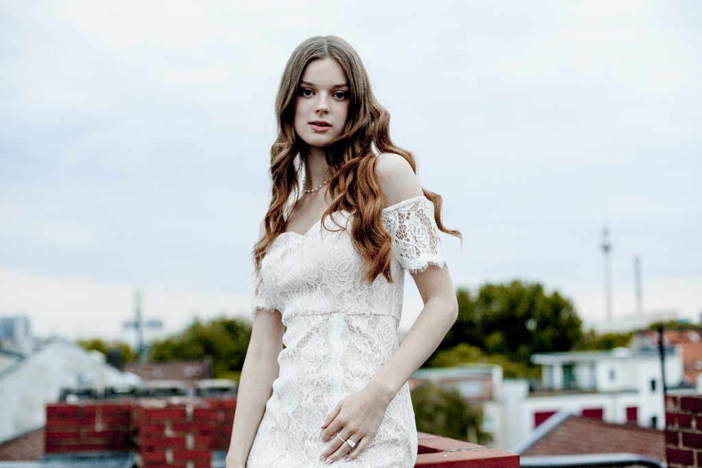 Girl Dach Helen4-1785-2