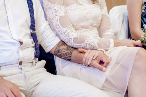 Hochzeitsfotograf Berlin standesamtliche Trauung Hände Nahaufnahme