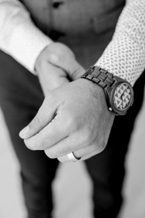 Hochzeitsfotograf Berlin Freie Trauung Getting Ready Bräutigram Uhr