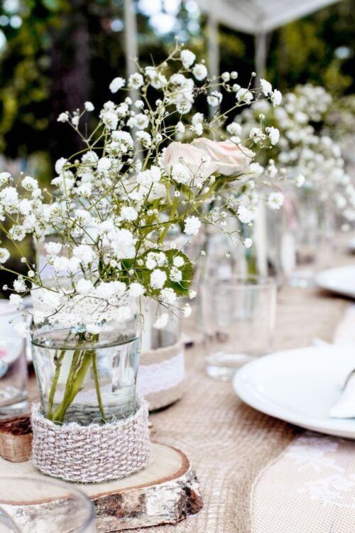 Hochzeitsfotograf Berlin Freie Trauung Blumen Tisch Dekoration