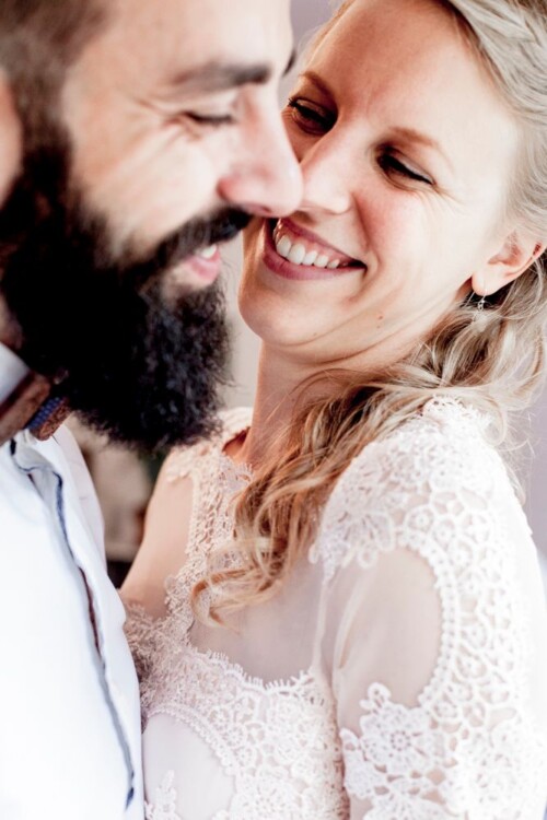Hochzeitsfotograf Berlin Paarshooting lachend