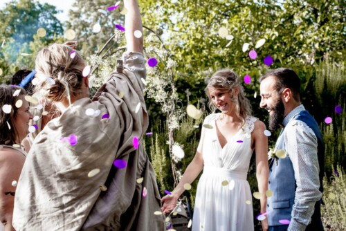 Hochzeitsfotograf Berlin Freie Trauung Zeremonie Gratulation mit Konfetti
